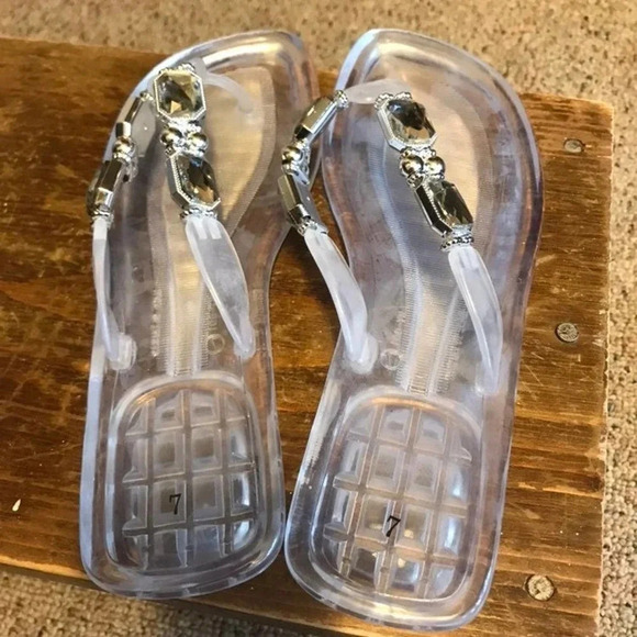 Clear Plastic or Rubber Women Summer/Beach Sandals Size 7 - Picture 2 of 3